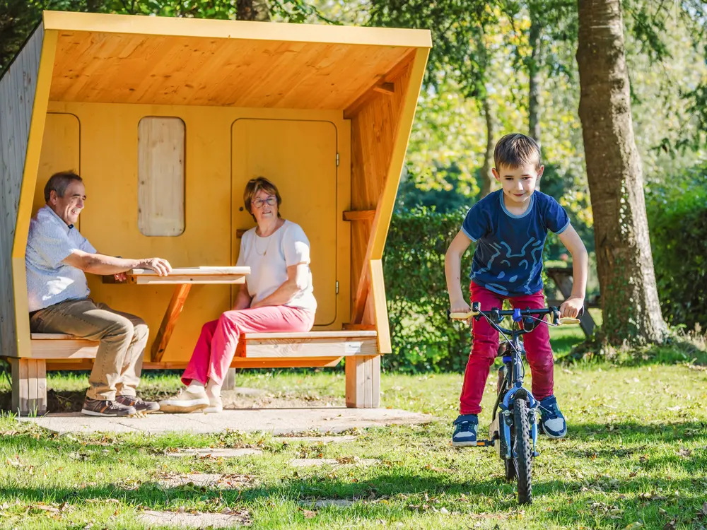 Hütten für Kinder auf einem Campingplatz